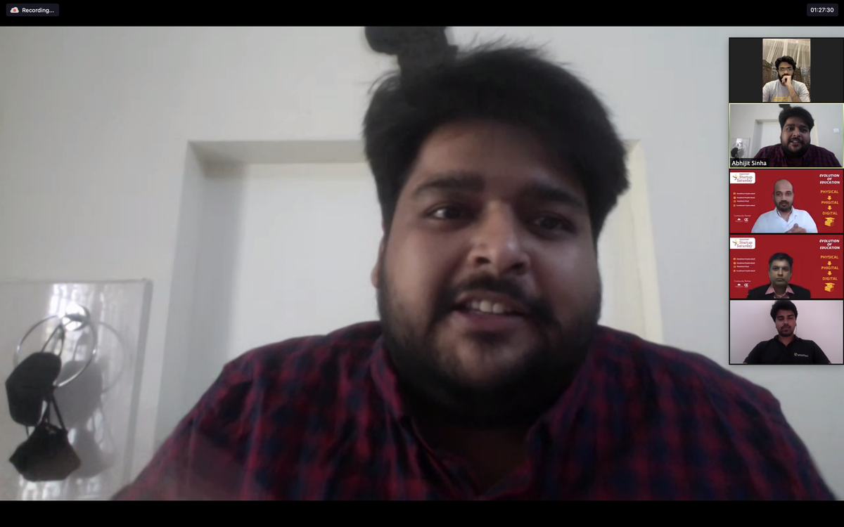 HeadstartHyd's tweet photo. When you remove the teacher, students learn to help each other in learning - Abhijit - Project DEFY
Overall he says, "Learning is a biological process, you learn in everything! Education is a political agenda"
#StartupSaturday #hyd #Headstart #sshyd #edtech #education https://t.co/U3YoBF8mQR