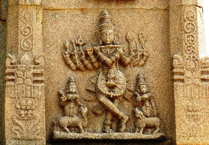 A beautiful Eight-armed Krishna playing flute in the Hazararama temple I Hampi I Karnataka #Vijayanagar_Empire  #ಹಂಪೆ  #ವಿಜಯನಗರಸಾಮ್ರಾಜ್ಯ  #ಕರುನಾಡು_ಕನ್ನಡ  #ಕರ್ಣಾಟಸಾಮ್ರಾಜ್ಯ