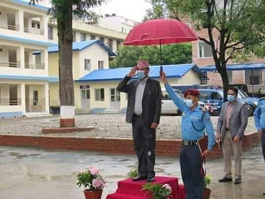 क्याप्सन के लेख्दा ठीक हुन्छ हजुर 😂