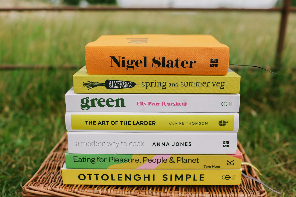 🌞🍳🍋 Here are some of the cook books we’re enjoying this summer. There’s so much delicious seasonal veg at the moment, the simplest salads can be amazing!