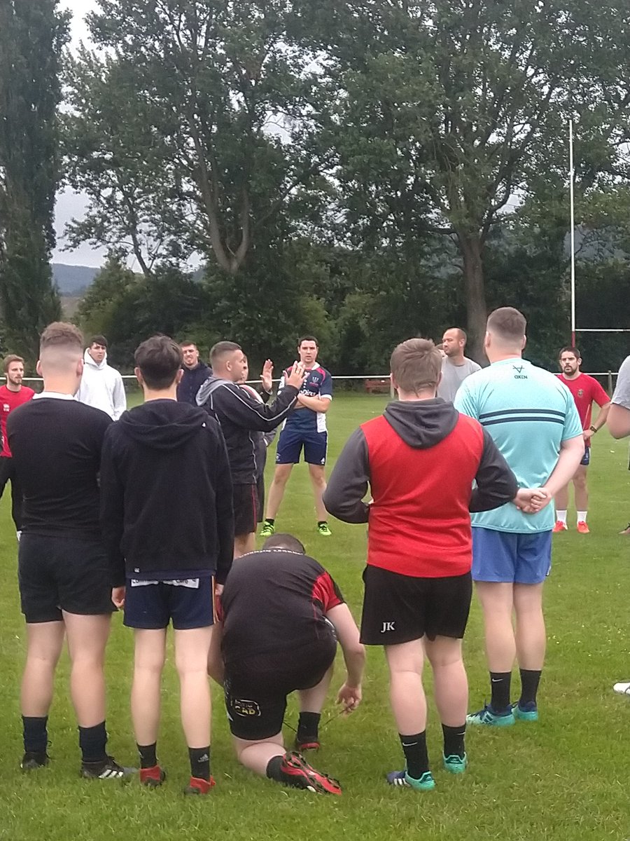 GLRFC's tweet image. Pre season going well. Lots of variety in the drills and great commitment from the lads. #NoGilt