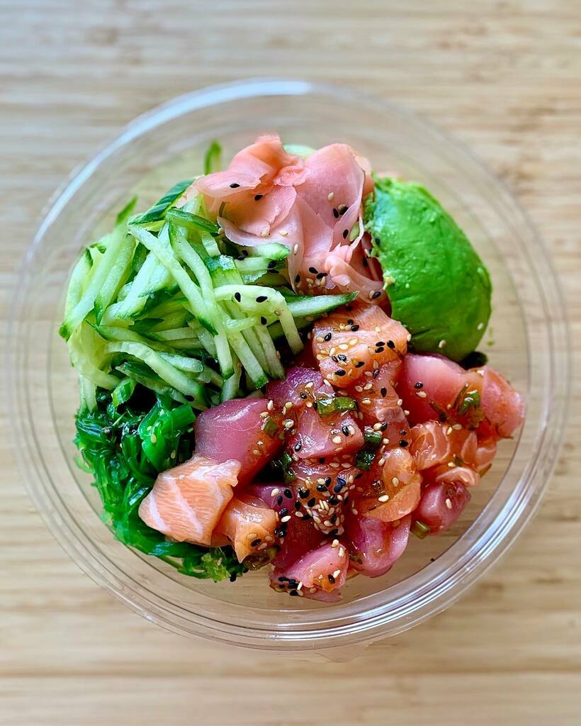 fishdistrict's tweet photo. It doesn’t get better than fresh, delicious poke 🤩 Order poke at ➡️https://t.co/IoKOATBJ7n 🐠
.
.
.
.
.
.
.
.
.
.
#foodporn #foodgasm #satisfeed #cuisinesworld #hypefeast #buzzfeedfood #foodgram #delicious #instafood #openfordelivery  #foodbloggers #for… https://t.co/VfXj7eG0xr https://t.co/JNSg4BF1d6