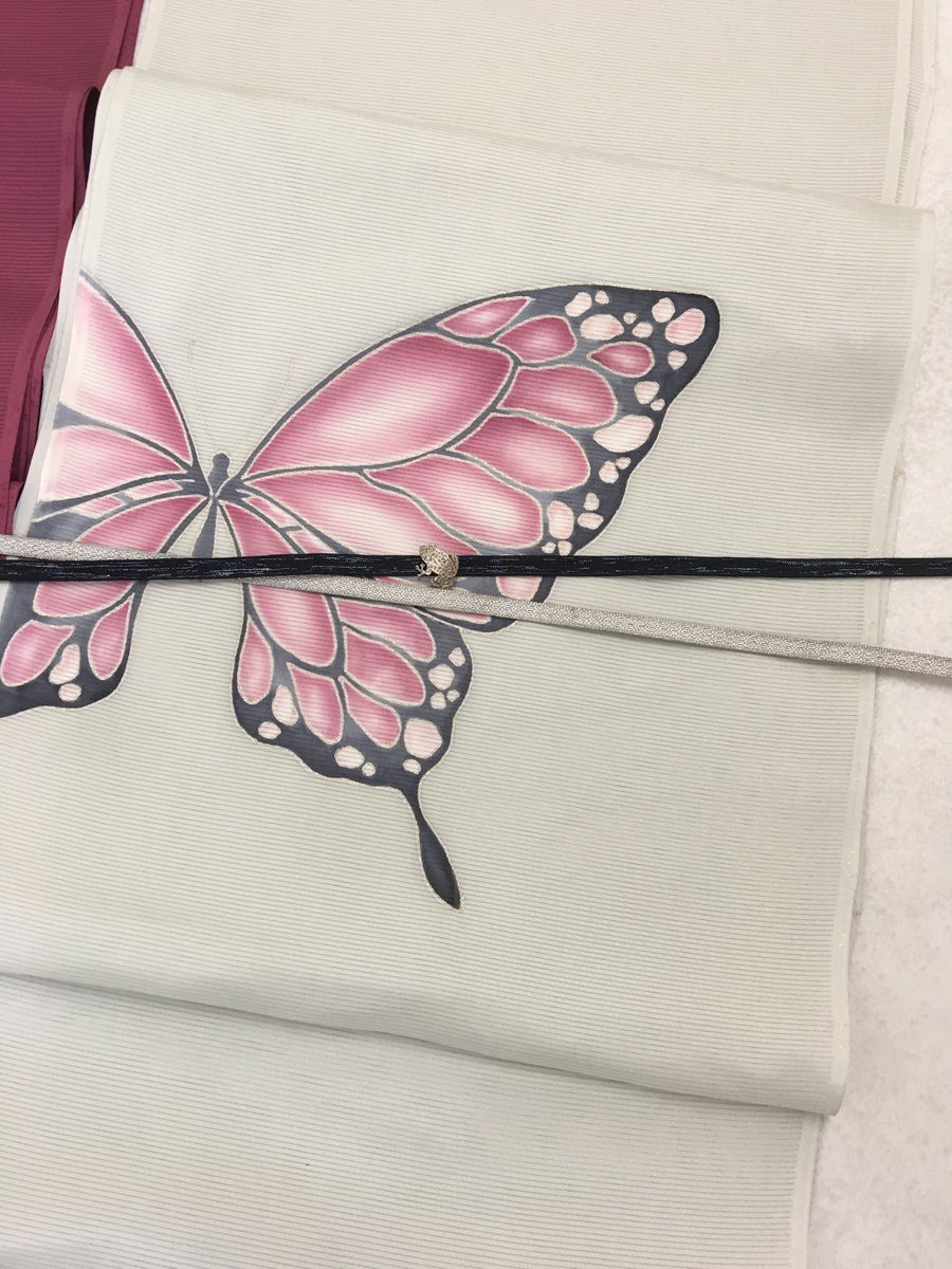 تويتر マルニ友禅工房 鈴木三千絵 على تويتر 新古生地を使用したお得な帯のご紹介です 夏揚羽 薄く透ける生地に蝶はよく合います 砂色地と葡萄色地の2種類を染めました T Co Ddhzso0auu 蝶の帯 アゲハ蝶 きもの 着物コーディネート きもの 夏帯 تويتر マルニ友禅工房 鈴木三千絵 على تويتر 新古生地を使用したお得な帯のご紹介です 夏揚羽 薄く透ける生地に蝶はよく合います 砂色地と葡萄色地の2種類を染めました T Co Ddhzso0auu 蝶の帯 アゲハ蝶 きもの 着物コーディネート きもの 夏帯