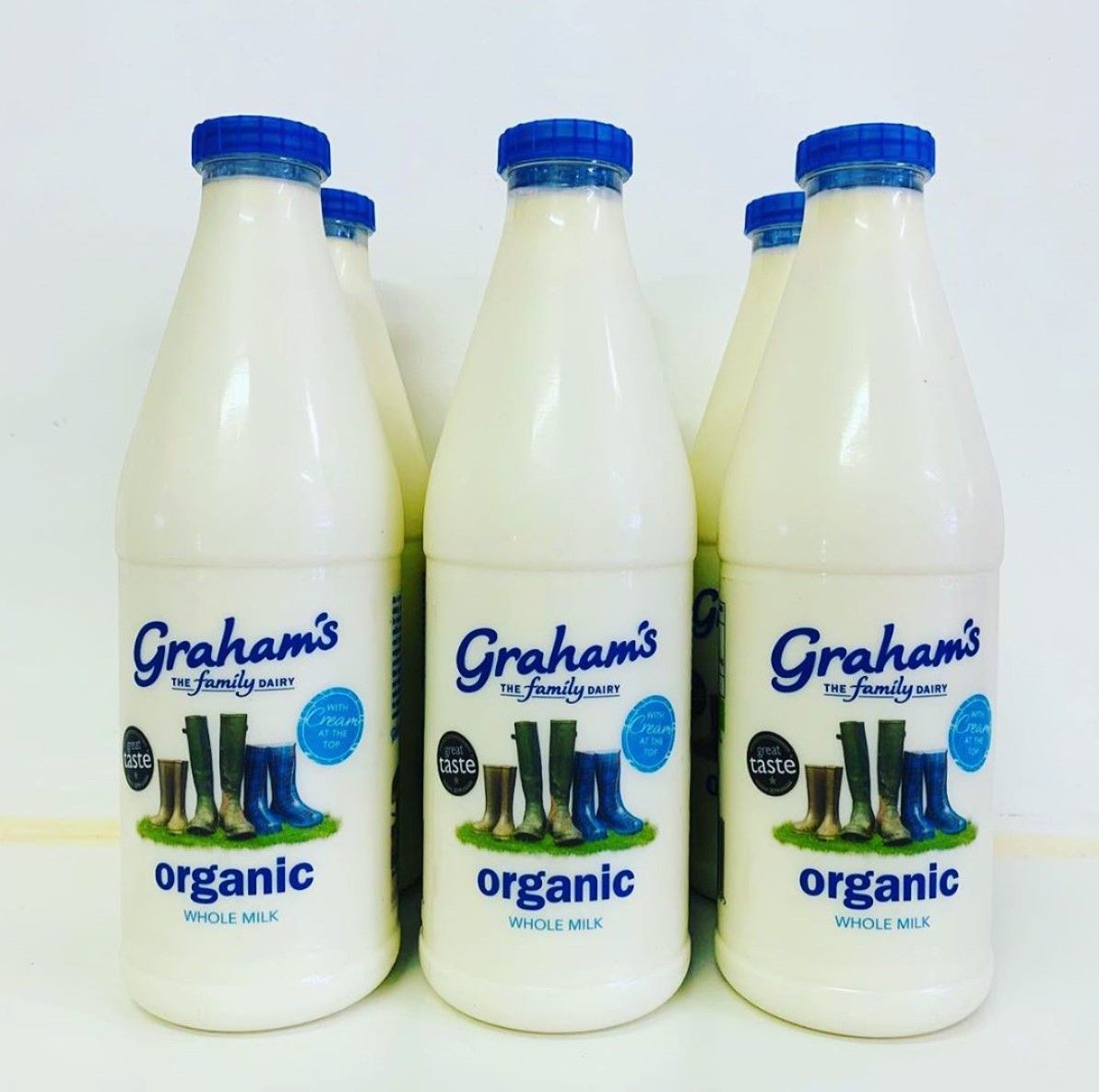 ‘We are proud and happy to announce that we use Graham’s: The Responsible Family Dairy, organic whole milk, with cream at the top is just like the way we had it when we were young’ – Great to see Rial Cafe stocking our award-winning Organic milk for their tasty coffees! ☕️