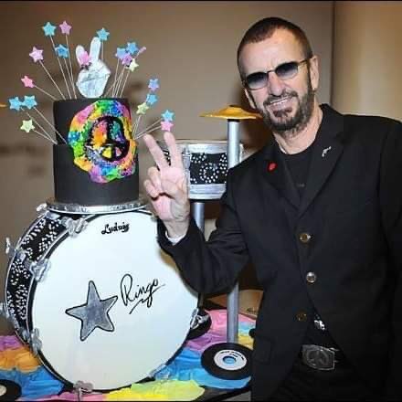 Ringo Starr turns 80!
Happy birthday lad 