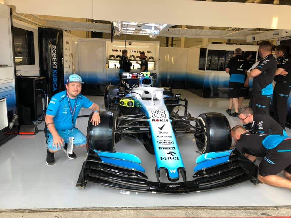 Craigie182's tweet photo. This time last year one of the best days of my life my Silverstone surprise thanks to @williamsf1 memories that will last a life time thank you so much for that day 🙂 sadly no British gp for us this year but can't wait to come back next year to cheer you on #WeAreWilliams https://t.co/cQPhZk9RCL