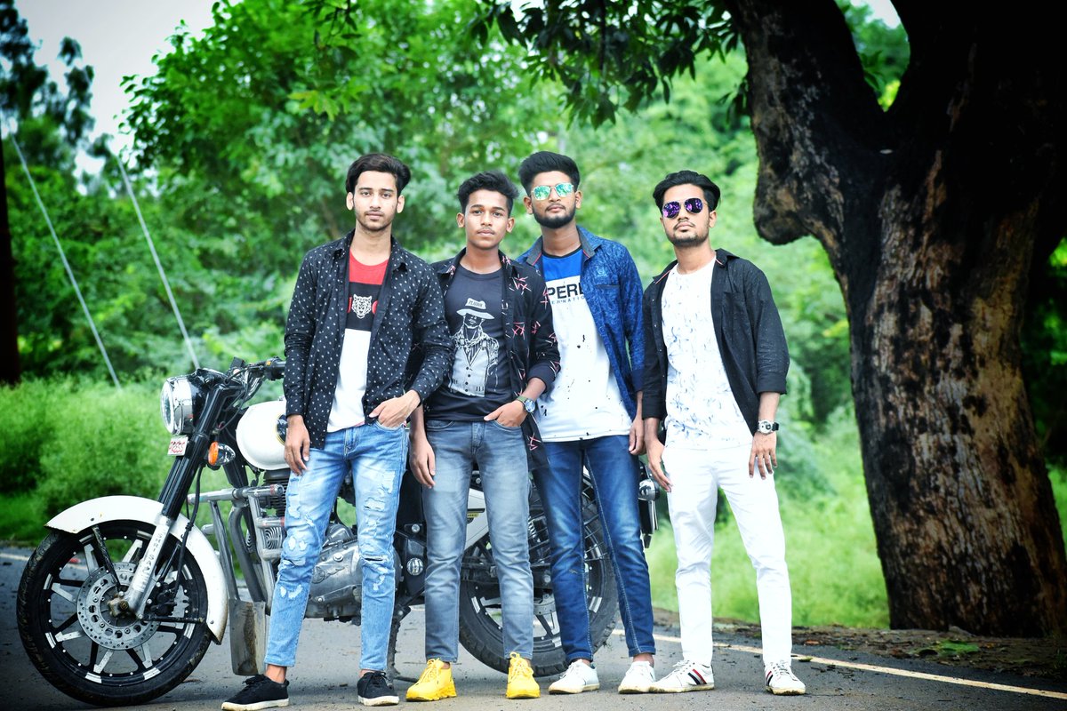 ultimaterehan14's tweet photo. New Video Shoot On..... #commingsoon🔜 #yaarmoddo #shoottime #shooton #shoot #rehanfamss #rehanhussainsiddiqui #theultimaterehan #aftabkhan #rahilkhan #shahbazkhan #shivamagrahari 
@ultimaterehan_14 @theultimaterehan @aftabkhan2430 @shahbazalam68 @khan_rahil_0786 @ShivamAgr98 https://t.co/kNWSSXvz11