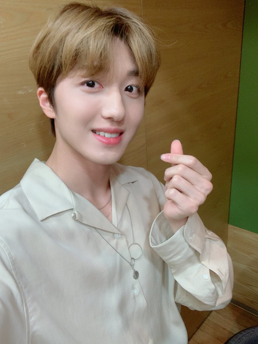 SF9_FANCLUB's tweet photo. [📸] 오늘도 싱그러운 여름 향기로 가득 채운 SF9🌿

#SF9 #에스에프나인 #여름향기가날춤추게해 #SummerBreeze #9loryUS https://t.co/efBIxdt3F5