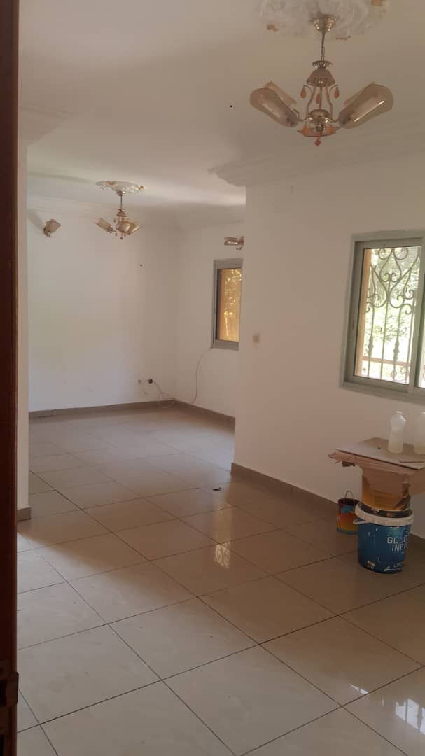 TontonZ237's tweet photo. Titi garage 02ch-02dch avec salon cuisine et parking. 150k/mois https://t.co/C6WIk3Da0m