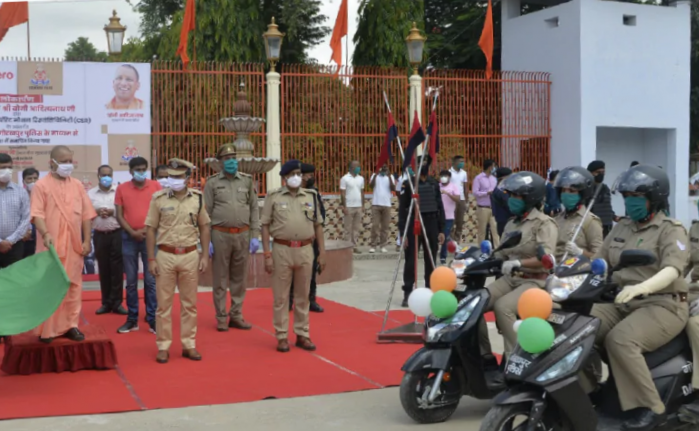 MotorOctane's tweet photo. Hero MotoCorp provides 100 scooters for women officers of UP Police
@HeroMotoCorp
#Hero #IndianCops #WomenEmpowerment #UPPolice #HeroScooters https://t.co/Pi7hjHblOl