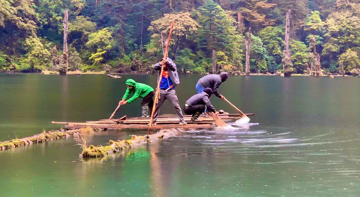 shalaran1's tweet photo. Beautiful lake of Mechukha! Local-made boat! https://t.co/e9Ncs8p9RB