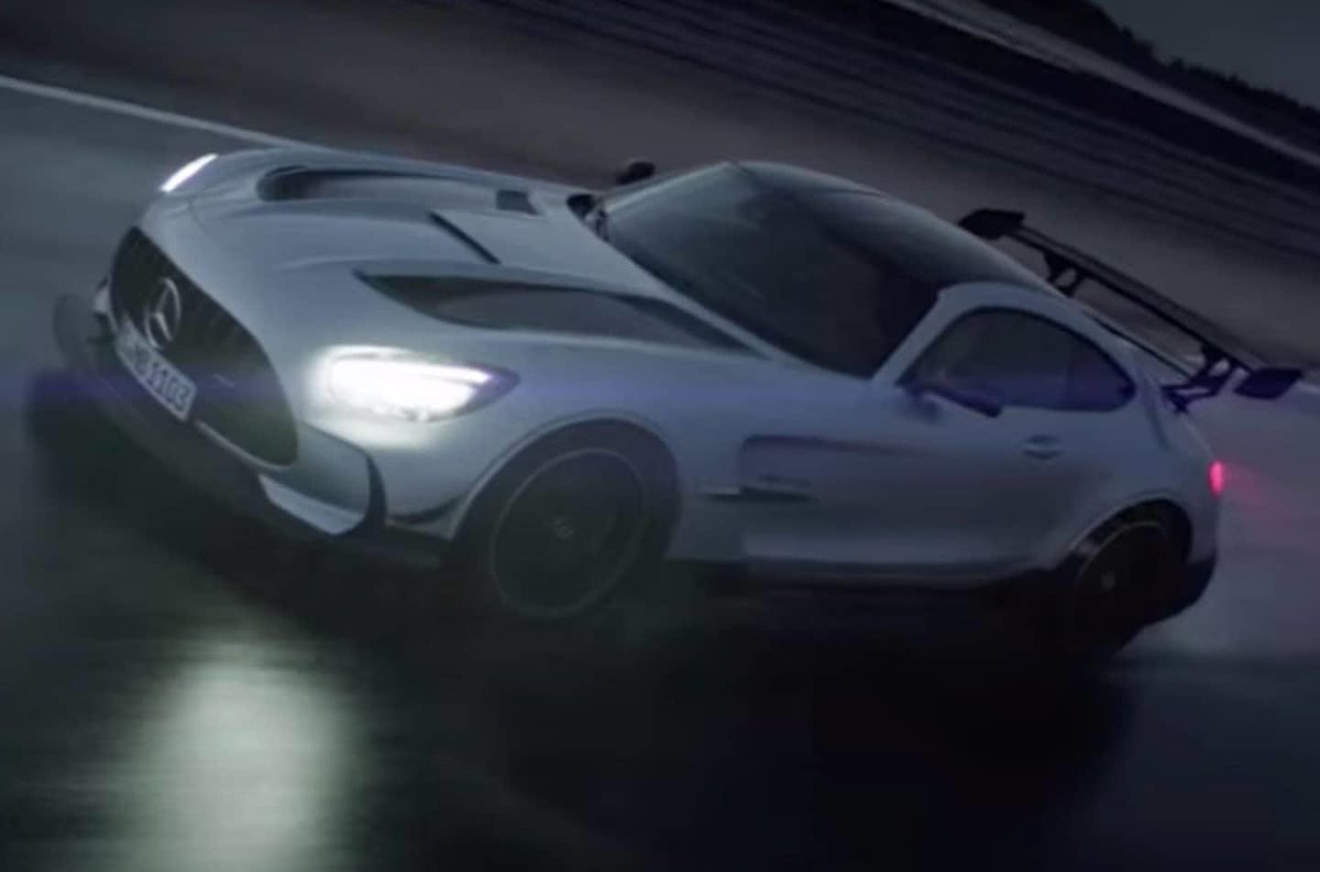 AutoFmRadio's tweet photo. Primeras imágenes del @MBenzEspana  GT Black Series #amg #blackseries #coches #superdeportivo #dreamcar #mercedes #amgGT #instacar #sportcar #photocar #auto #novedad #noticia #MercedesAMG https://t.co/0TACxfUjQP