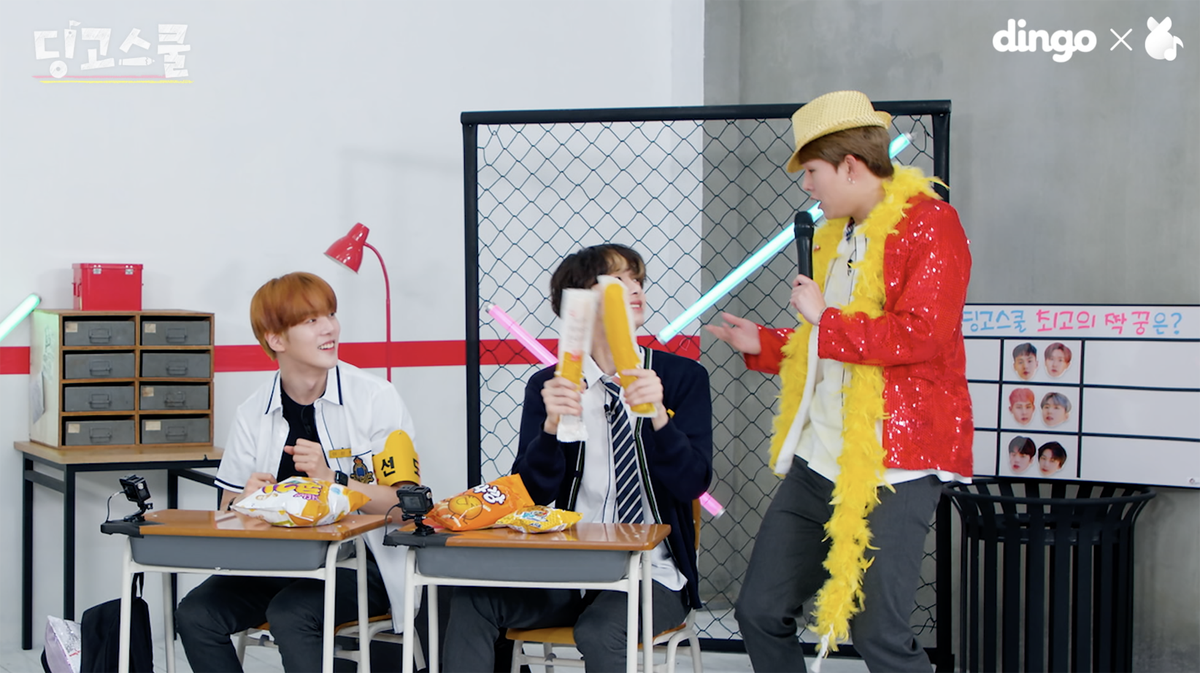 dingo_official's tweet photo. [#딩고봇] 제 2의 임영웅을 꿈꾼다는 트로트계의 샛별🌟 몬엑반 주헌이의 저세상 아모르파티ㅋㅋㅋㅋㅋㅋ🤣🤣 미친 텐션 풀버전으로 보러가자구~~!!🕺🎶
@OfficialMonstaX @uplusidollive
 
>> 딩고스쿨_몬스타엑스 (MONSTA X) 비하인드✨
https://t.co/XswAdcBeEn

#딩고 #dingo
#몬스타엑스 #MONSTAX https://t.co/GipvNFyqZl