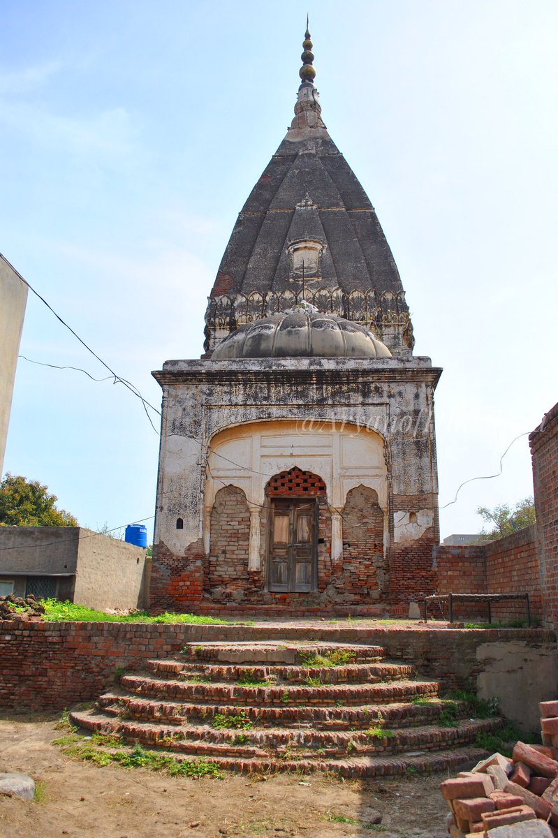 51•An old ruined temple of lord shiva. Eminabad,  #Gujranwala, Pakistan.