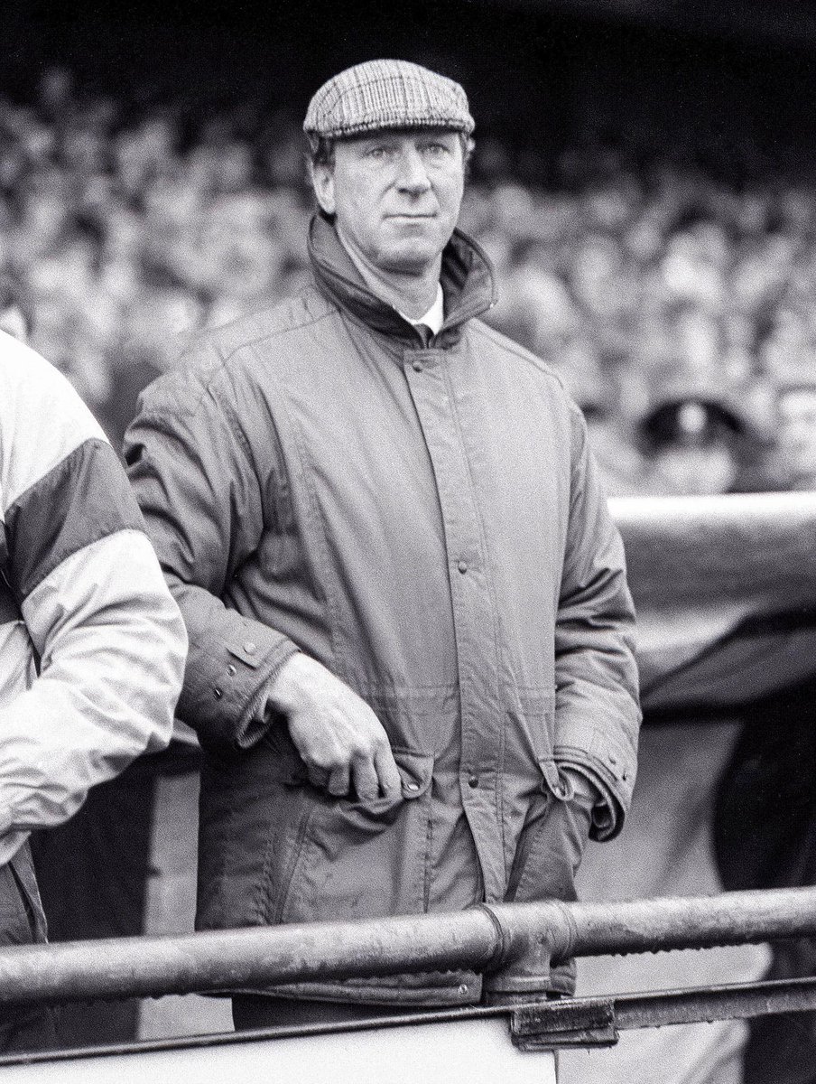 A giant of Irish sport. 

Our sincere condolences to his family and our colleagues in <a href="/FAIreland/">FAIreland</a> 

#RIP #JackCharlton