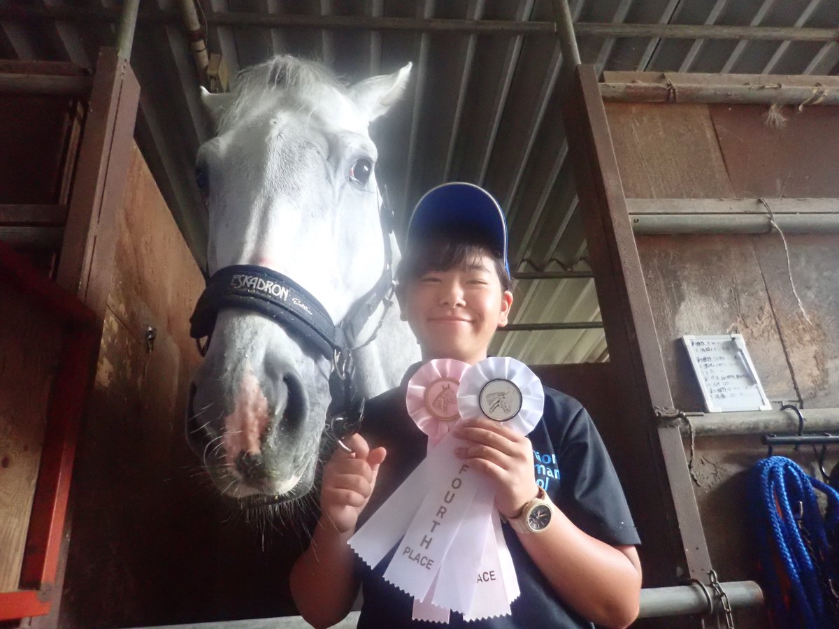 馬の高校 専門校インターアクションホースマンスクール 馬術競技会結果速報2 壬生障害飛越大会 第8競技 70cm障害 ストロングロビン 倉島さん 優勝 減点0 第9競技 80 障害 ストロングロビン 金井さん 6位入賞 減点4 第10競技 90 障害 シゲルジャンボイモ