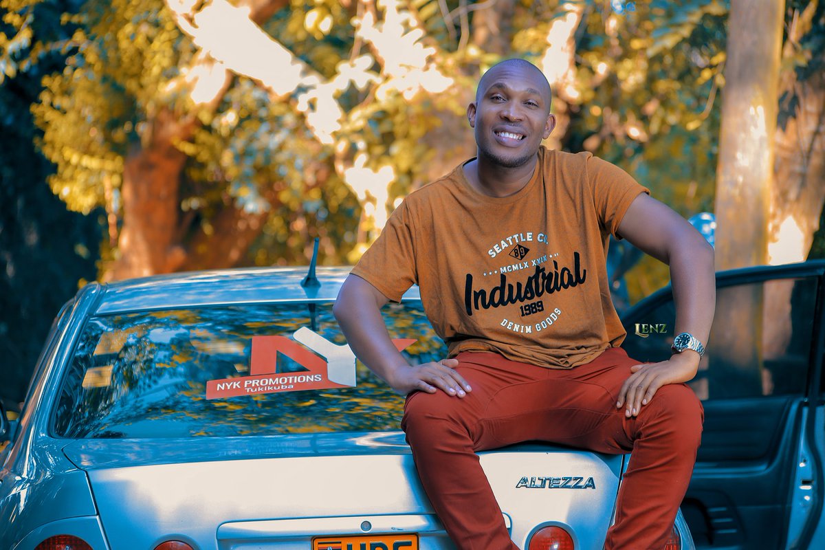 IamJoniMusi's tweet photo. Lets shoot. 
#lenzstudios https://t.co/5f3HgMLl54