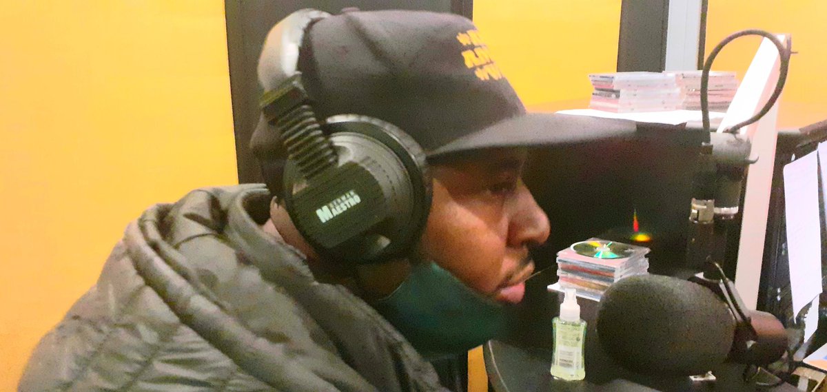 mrchillaxsa's tweet photo. Gr8 Interview With #KasiFm Livi Lemphakatsi https://t.co/J4dUX1ioN4