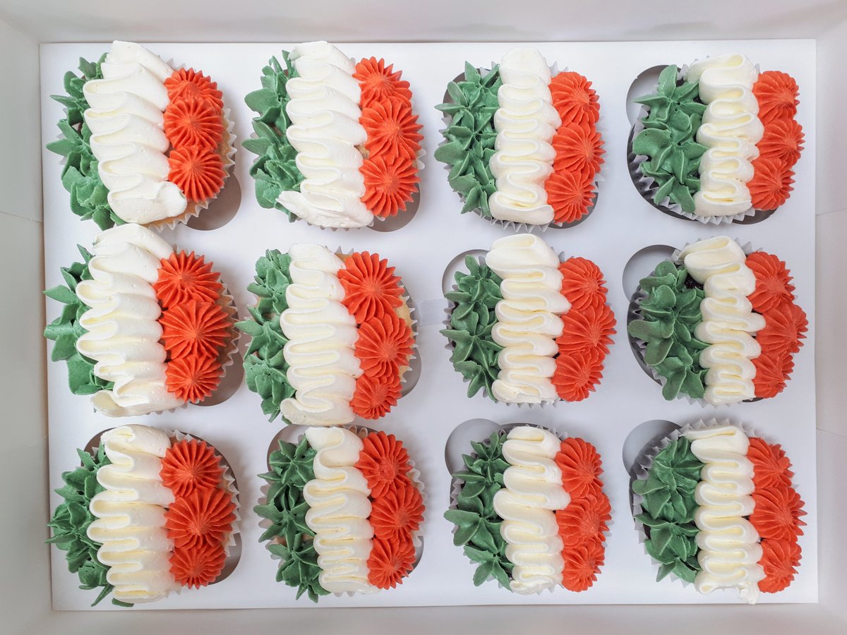 Laura's Kitchen Cakery tweet media