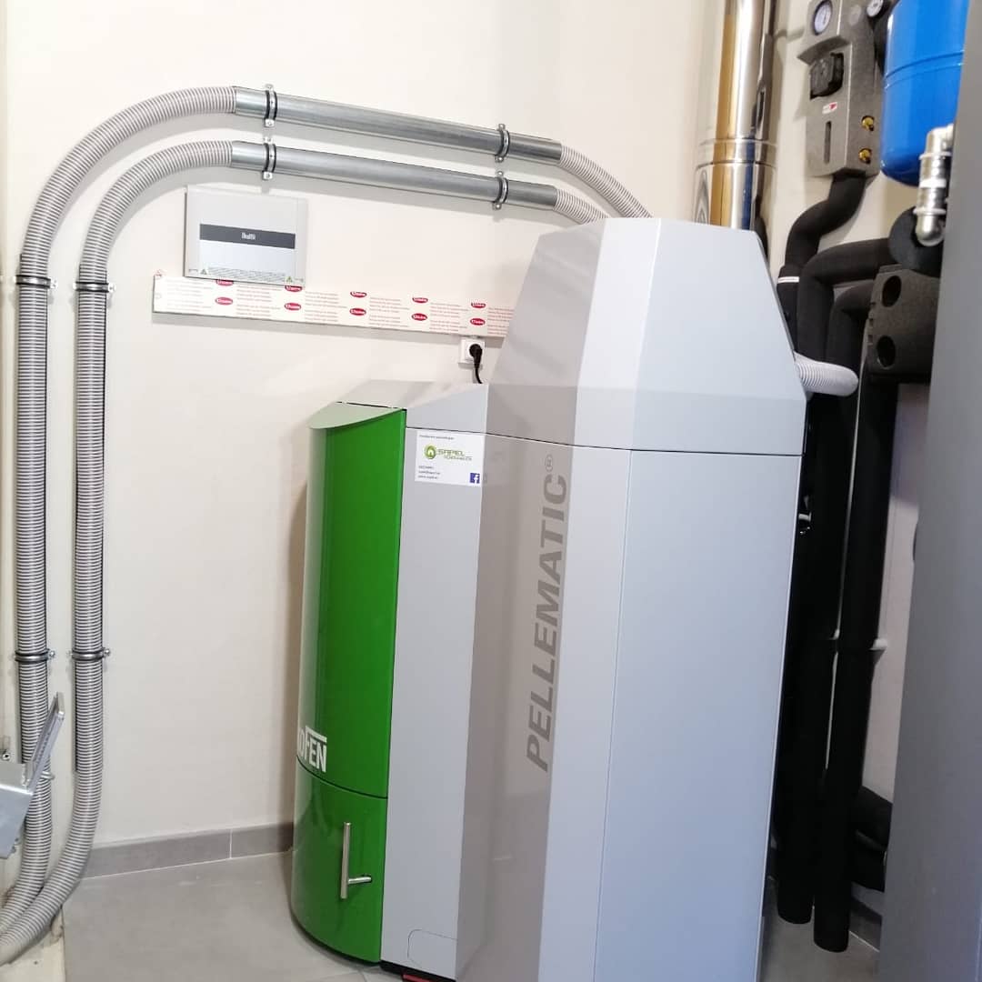 sapel_sl's tweet photo. Caldera de Pellets Ökofen 32kw Xinzo Limia https://t.co/KCNp4vCriX