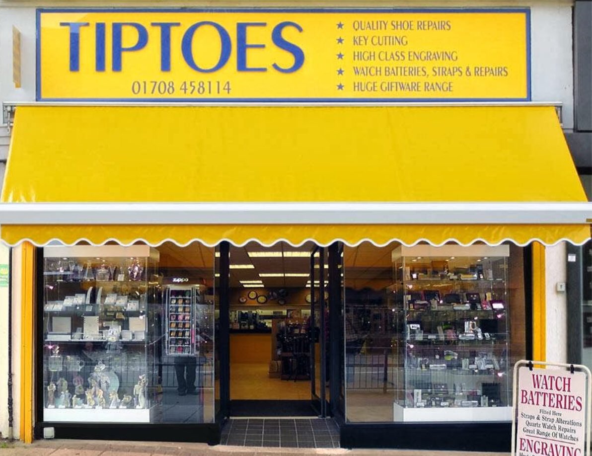 The sun is shining ☀️🌞! Come and shop in Hornchurch. #shoplocal #localshops #saveyourhighstreet #SaturdayThoughts  #sunny <a href="/Mr_Simms_Hx/">MrSimmsHornchurch</a> <a href="/wyndhambarbers/">Barbers at Wyndham</a> @HomeSweetHomeHx <a href="/hornchurchTT/">Hornchurch Town Team</a>