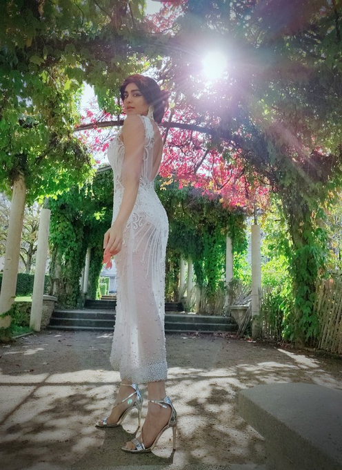 Ragalahari's tweet photo. @adah_sharma  is a stunner and this new picture is a proof. 👌🔥

Dolled up in white, she looks like an angel!👼👸❣️

#AdahSharma #AngelicLook #Whiteoutfit #Beautiful #Ragalahari https://t.co/U56hW8bMsN