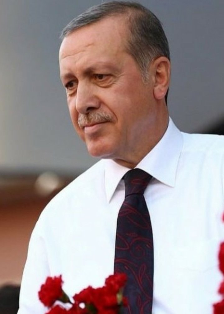 FehimSahiner's tweet photo. Tarih sayfalarını altın harflerle süsleyecek
Adam gibi adam
#RecepTayyipErdogan https://t.co/wRbiWaDksS