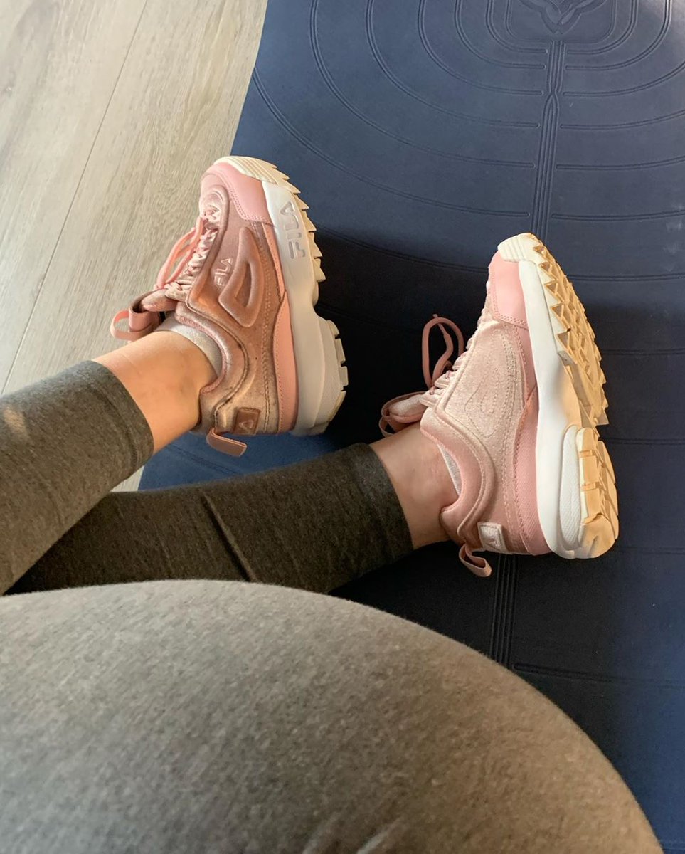 IIIIIIIIllllll6's tweet photo. My sneaker https://t.co/CH7pPOceQQ