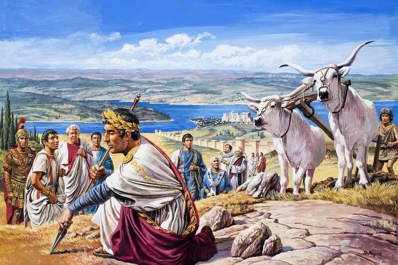 चर्चचे प्रथम नाव होते मेगाले एक्कलेसिया (भव्य चर्च) पहिली आया सोफीया काॅन्स्टॅन्टिनस२ च्या मदतीने इ.स.३६०मध्ये मुर्तीपुजक (pagan) मंदिराच्या जागेवर बांधली गेली. ती लाकडी छताची होती. सन ४०४च्या उठावावेळी जाळपोळीत या चर्चचेही नुकसान झाले. ४१५मध्ये थियोडोसियसने त्याची डागडुजी केली.