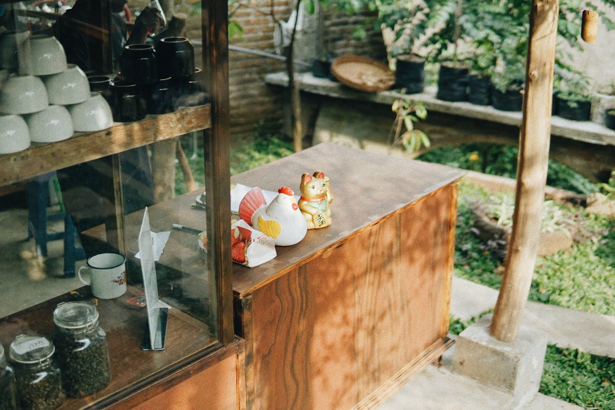 radenikmall's tweet photo. Nyambungroso di #tanaberkah. Waktu terbaik kesini jam 2-3 siang/sore. Soasananya cozy dan harganya mulai 10rb an. 👌 https://t.co/dzsxRiEAlP