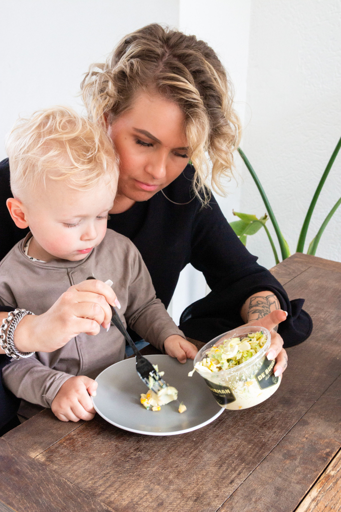 debuurman_nu's tweet photo. Een rauwkost salade is een makkelijke manier om naast je warme maaltijd genoeg groente binnen te krijgen. Ook zeer geschikt voor kids! 😊 Wat dacht je bijvoorbeeld van een kip-cocktail, tonijn, of Toscaanse broccoli salade? Shop hier 👉🏻 https://t.co/rJjnFAg2FM https://t.co/iSGzNZAC9S