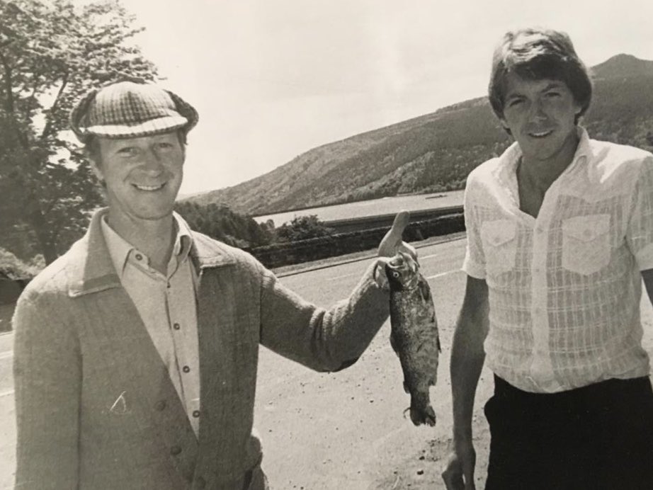 NeilMellor33's tweet image. RIP Jack... A legend of the game. He signed my dad for Sheffield Wednesday. The deal was done at Ladybower Reservoir where Jack was fishing  🎣😂🙏🏻 #RIPBigJack #swfc