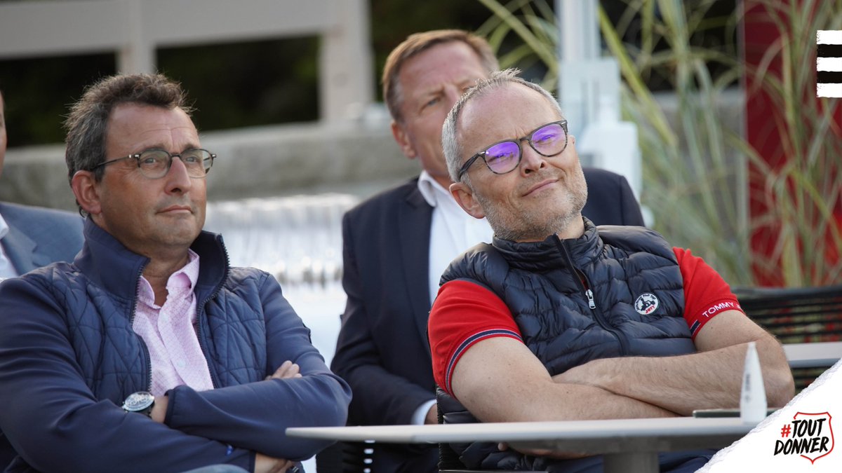 staderennais's tweet photo. [CLUB]

🎥 Jeudi soir, le Novotel Thalassa de Dinard accueillait le « Kick-off Partenaires 2020/2021 » organisé par le SRFC, avec la participation de @TVR35.

🔜 Une émission à retrouver la semaine prochaine sur https://t.co/0vPohcOXZO
---
#AllezRennes
#ToutDonner 💪🔴⚫ https://t.co/5squoAdZsK