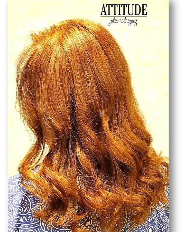 attitudejulia's tweet photo. 👍¿Dispuesta a un cambio de color? Los tonos cobrizos son tendencia este verano. Resaltan las facciones e iluminan tu rostro. Una buena opción para dar color al cabello castaño ¿Te animas? 😍

#Peluquería  #HairDresser #Bilbao #GraciasPorEstarAhi #HairStyling  #HairIdeas  #Color https://t.co/lFVUeGNV6y