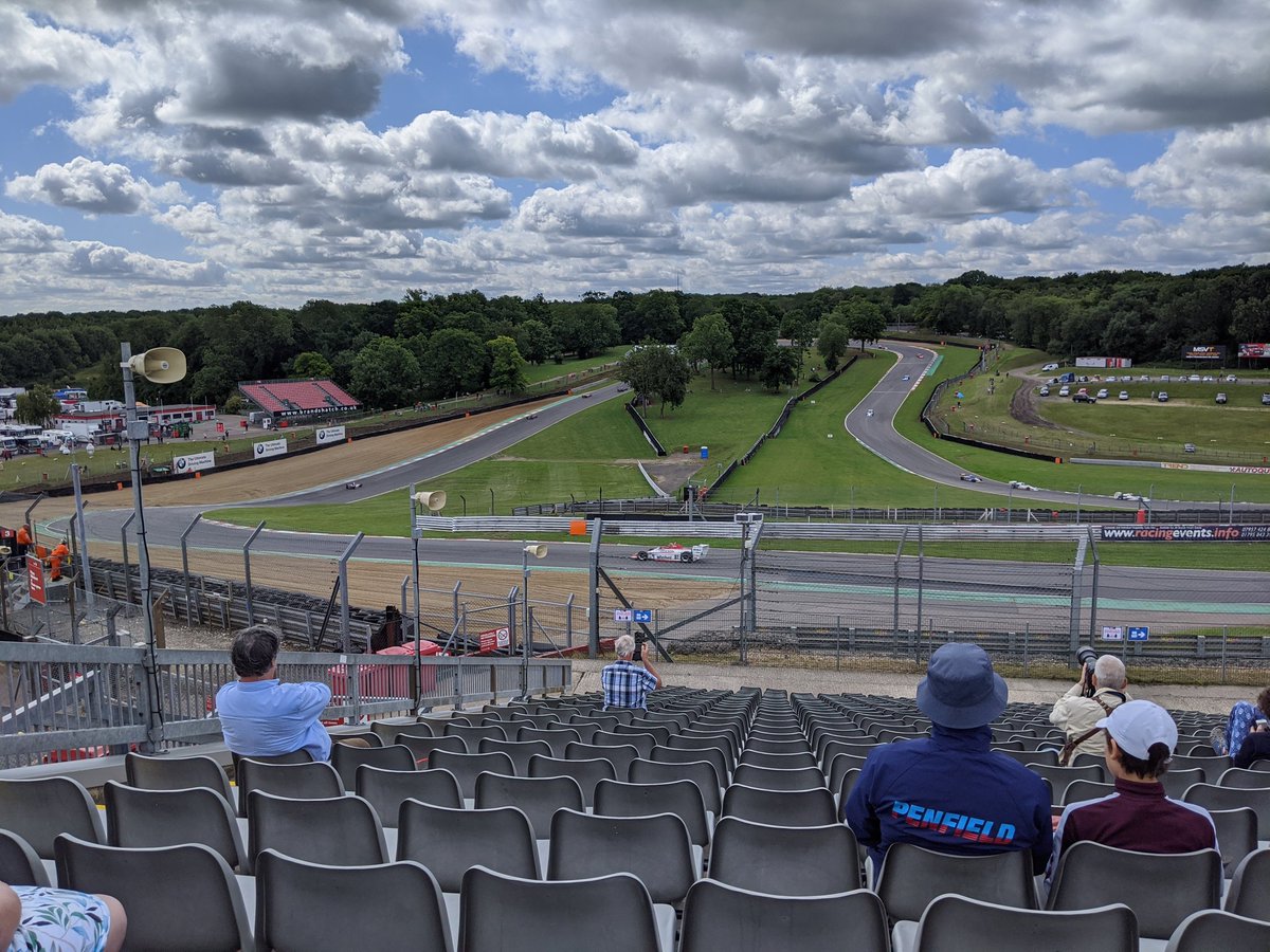 Yasir_Haniff's tweet photo. Finally back to watching cars on a track ๐ at @HistoricSCC Legends of @Brands_Hatch #Superprix ๐๏ธ๐
#Motorsport #BrandsHatch https://t.co/83pz8ougJa