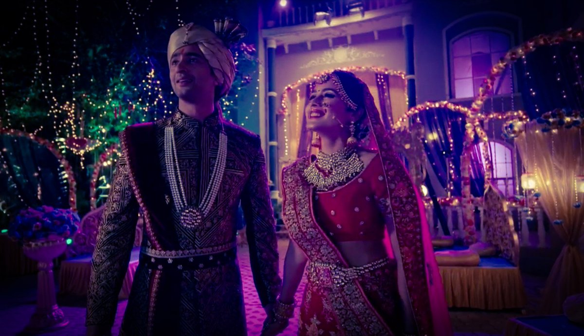 Mishti's love is soo PURE & UNCONDITIONAL! She makes this her strength and She can find her own ways in tough situations to solve the problems and to make her loved ones happy! To fulfill the dream of her love! #YehRishteyHainPyaarKe