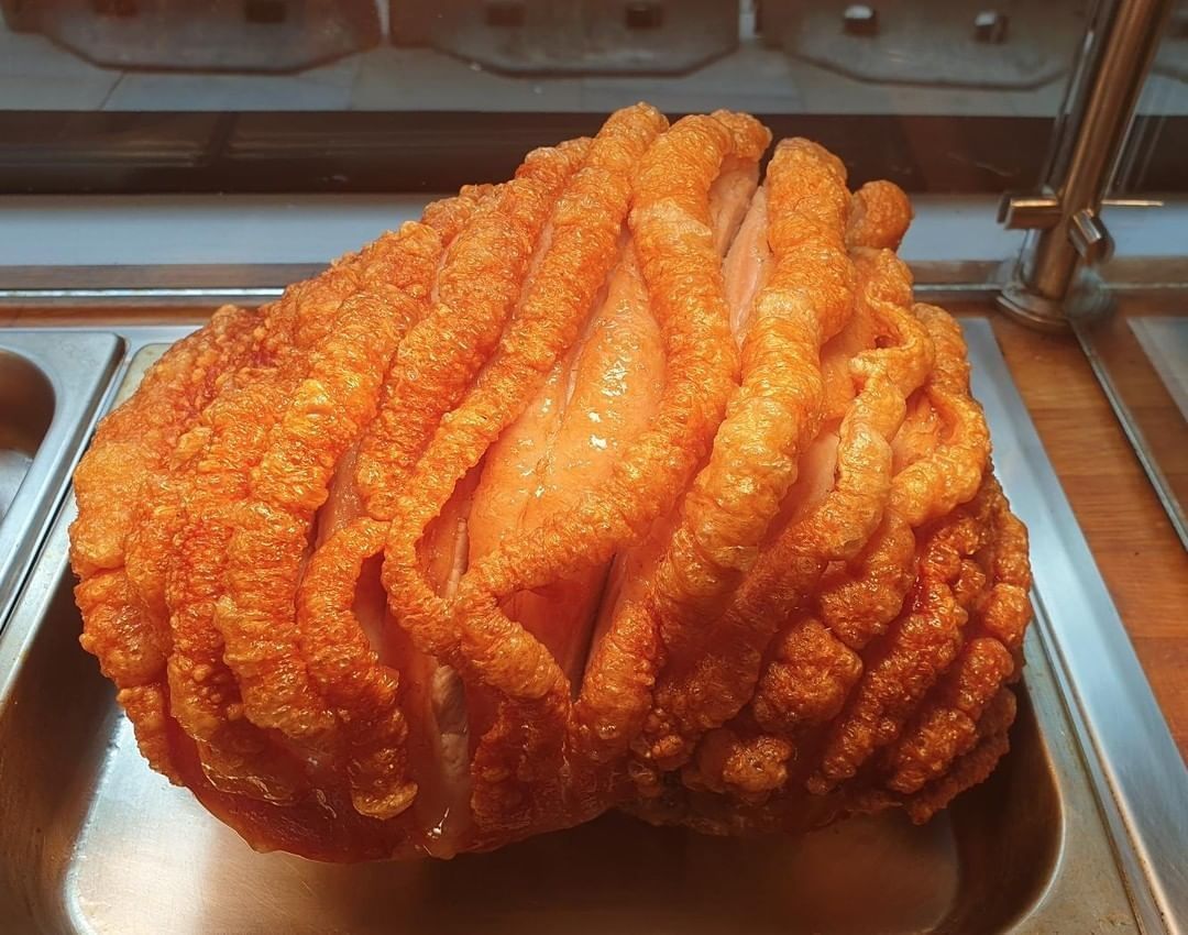 TheYorkRoastCo's tweet photo. We're waiting for you!! 🙋🏻♀️Our #LowPetergate, #York store opens at 11am!
Come and get your roasties! 🍖 https://t.co/KPKg50zcGj