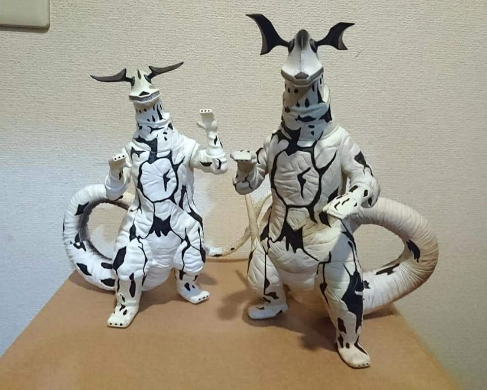 エクスプラスの大怪獣シリーズをコレクションしていたのでお仕事でご