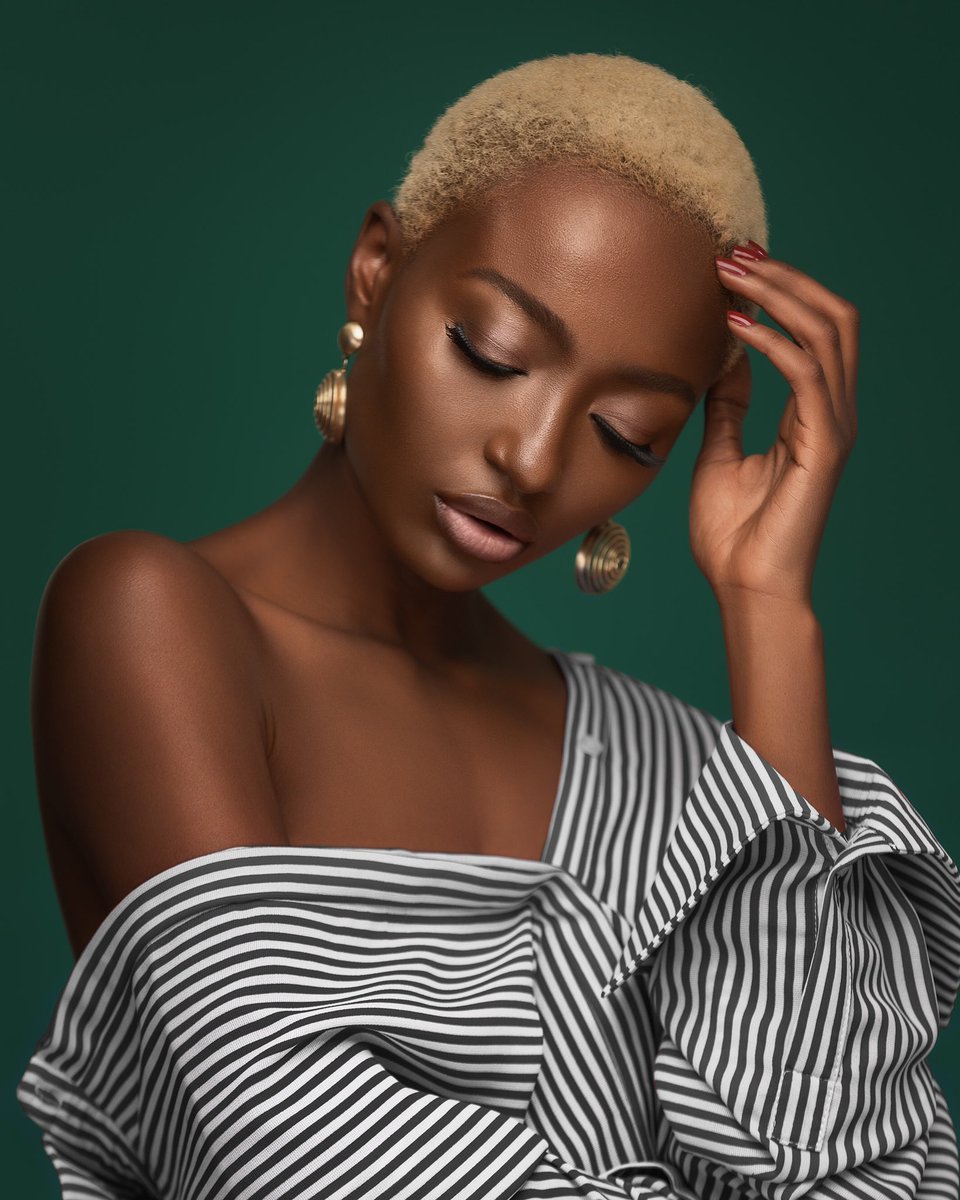 Gilbertasante's tweet photo. Im loving seeing black women embracing their blackness, natural hair and beautiful brown bodies! You should be proud of your melanin. You are magical 💥 
.
My lens on @Misjulee 
#brownskingirl #BlackGirlMagic https://t.co/H5AX1Play9