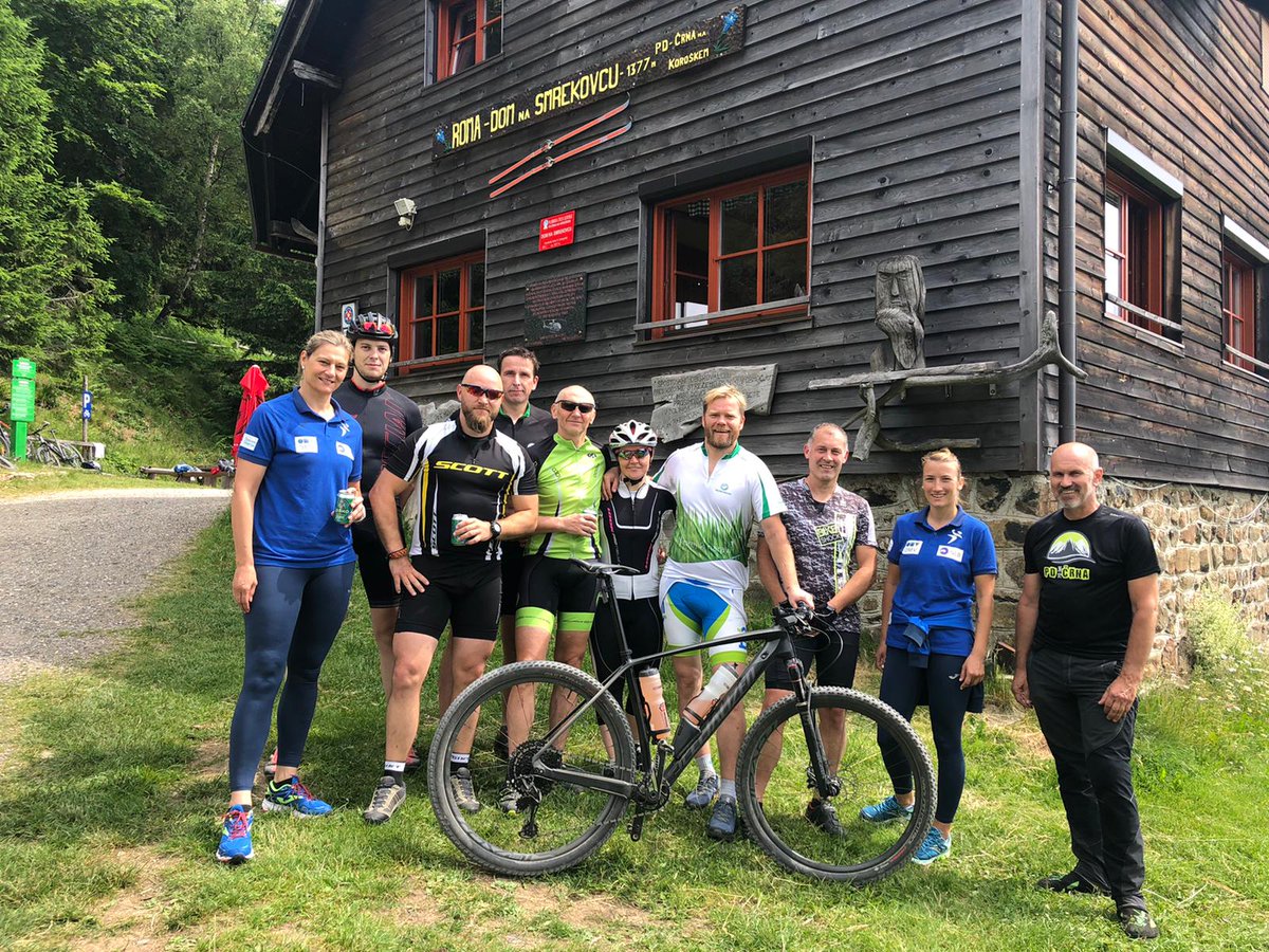 rzs_si's tweet photo. Danes smo se pridružili akciji @lasko_pivo #gremovhribe. Rokometna igrišča smo zamenjali za obisk Smrekovca. Super smo se imeli! 🏞️ https://t.co/9STTPmQTgj