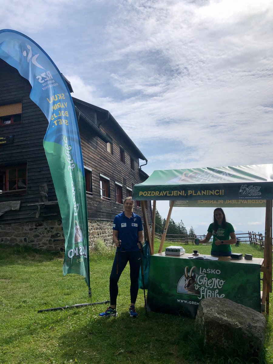 rzs_si's tweet photo. Danes smo se pridružili akciji @lasko_pivo #gremovhribe. Rokometna igrišča smo zamenjali za obisk Smrekovca. Super smo se imeli! 🏞️ https://t.co/9STTPmQTgj