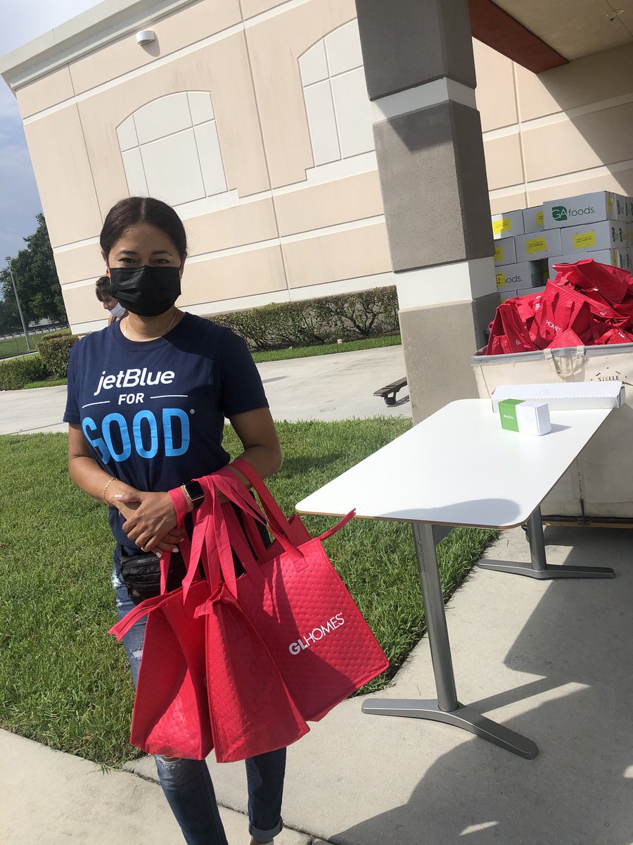 DholakiaSwati's tweet photo. It’s the small deeds that make the BIG difference! #inspirehumannity doing good feel good JB4G https://t.co/HUFbkqywCr