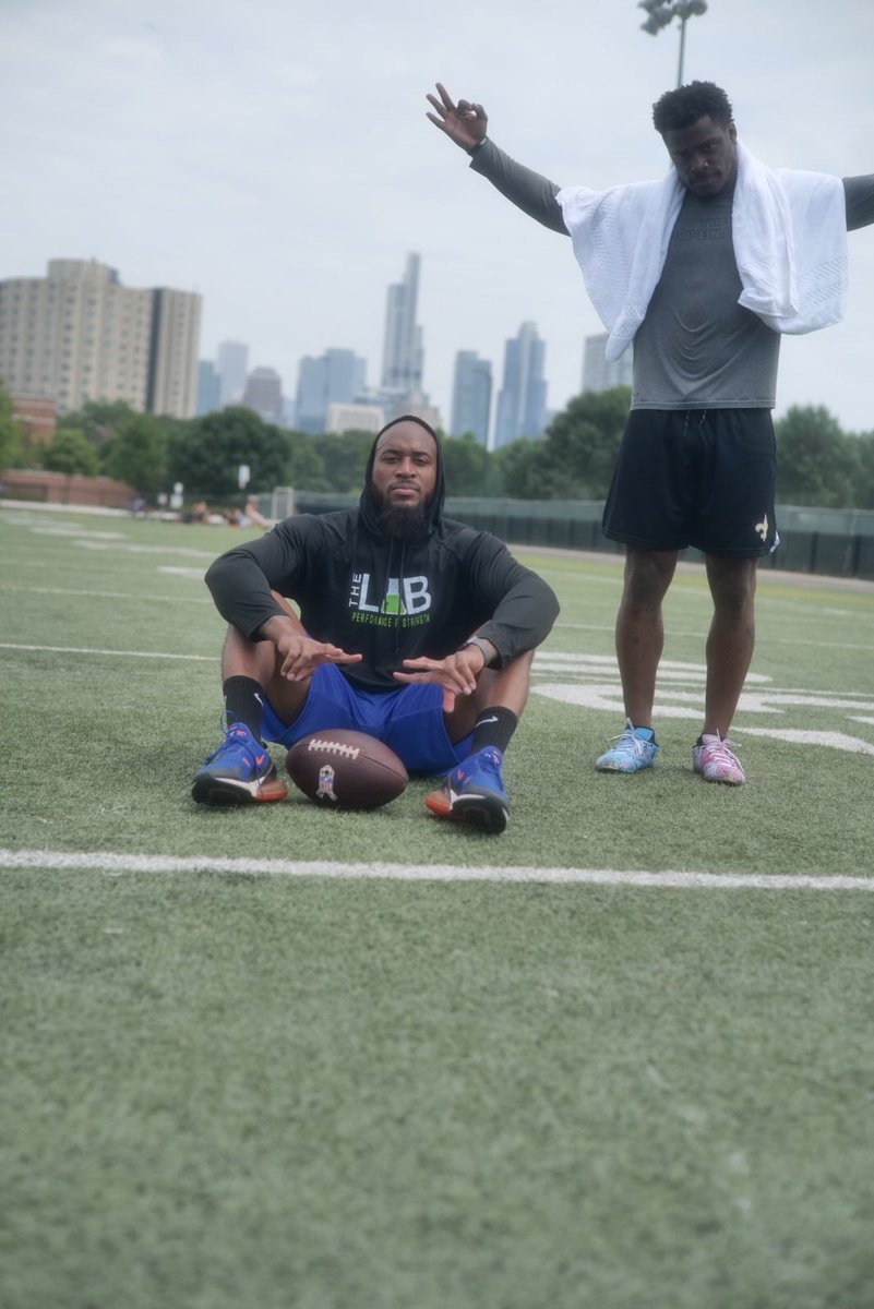 Made_Man_5's tweet image. Solid work week in The Chi...
@CGJXXIII 
#TheLab #LabBoys