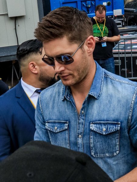 jensen ackles as macarons: a thread