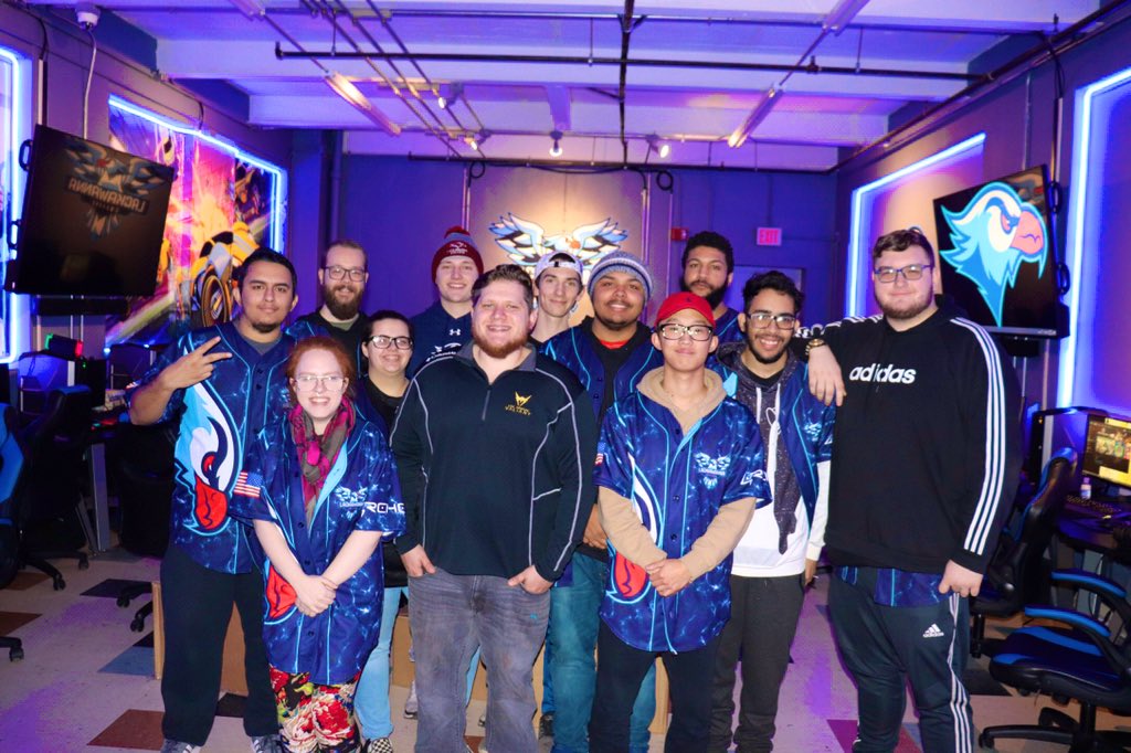 PlayLCesports's tweet photo. Another throwback to when @Packing_10 came to @LackawannaEDU to talk about his journey in esports. He even coached our Overwatch squad’s practice that day! 🤯
#Overwatch #VALORANT #LCFalcons #LAValiant #Immortals https://t.co/u07fVc3t2j
