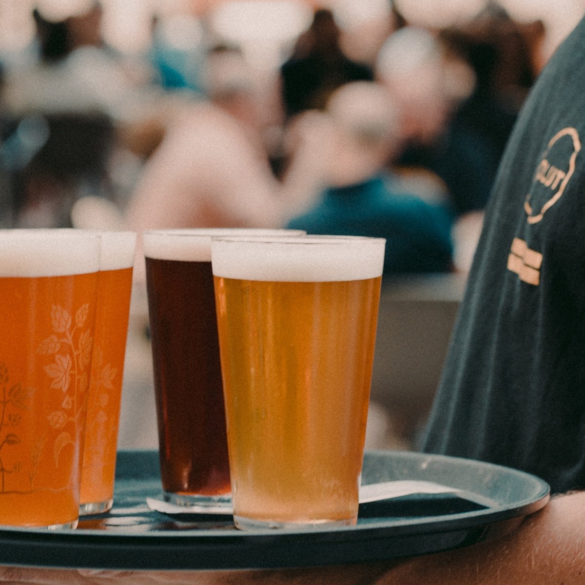 Una birra fresca? En tenim per a tots els gustos i colors! Segur que trobem la teva 🍻🤤 Obrim a les 18h!

#sabadell #craftbeer #cervesaartesana #cervesaperemportar #olutsbd