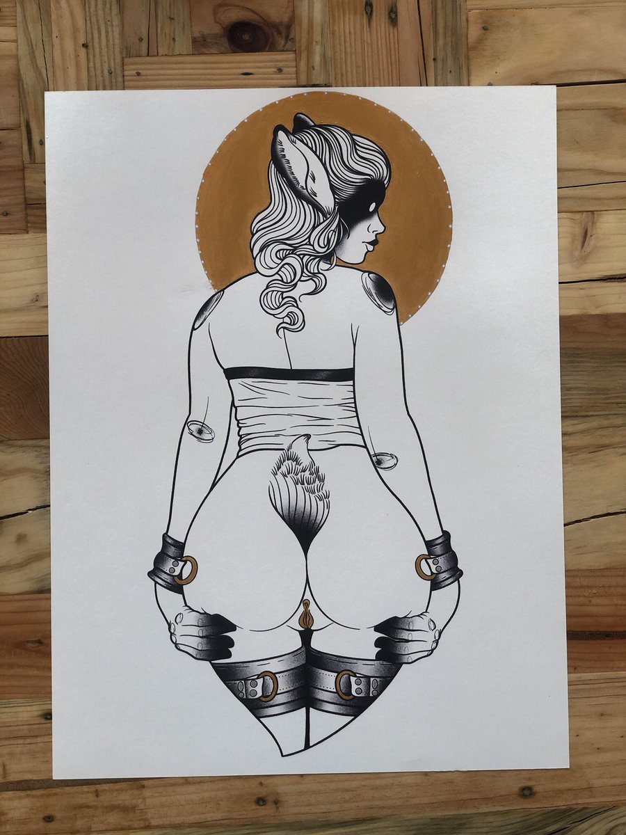 MarkGofman's tweet photo. One more finished today
This time I’ve tried some golden ink on it https://t.co/Eb568JucM9