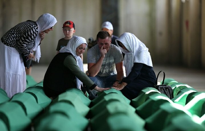 #Srebrenitsa "Sırplar "Türkler'den öç alıyoruz!"diye bağırıyorlardı.."