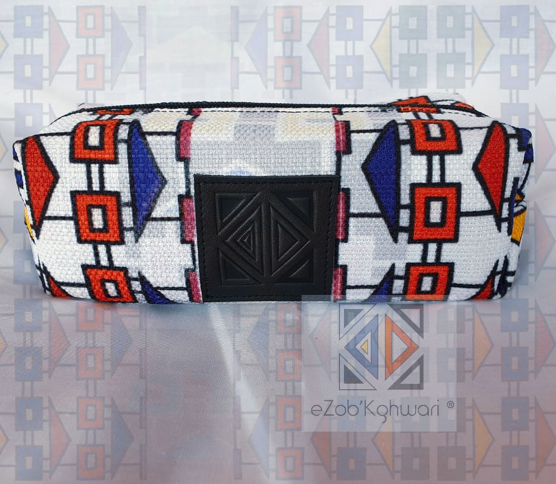 ezobkghwari's tweet photo. eZob’Kghwari fabric toiletry bag/ stationary case R200
#ezobkghwari #craftbrand #trends #handemade #toiletrybag #cosmeticbag #stationarycase #craftbrand #isindebelepattern #SouthAfricanTourism #culture #isikhethu #proudlysouthafrican #ndebeletwitter #GirlBuyZA #GirlTalkZA #djsbu https://t.co/Ny3UDUeGYd