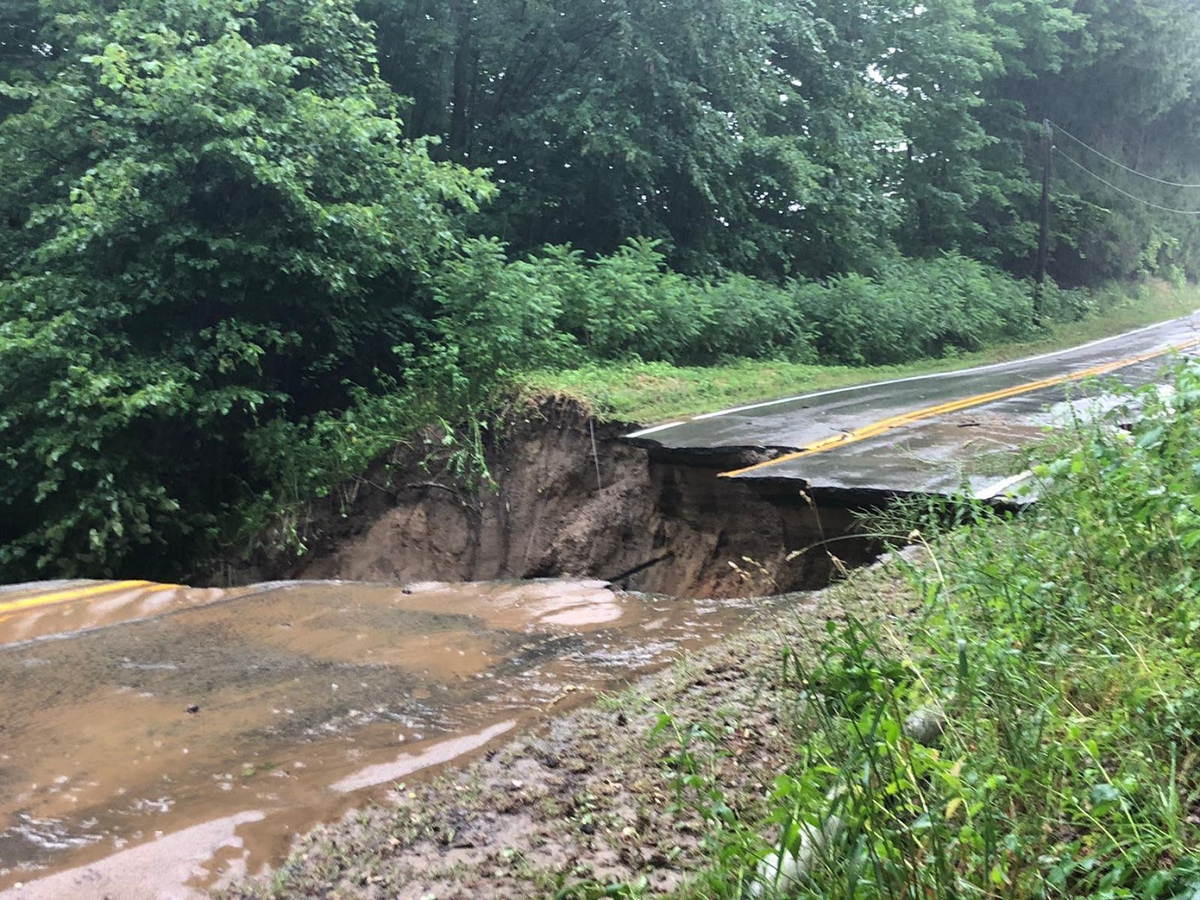 OPP_WR's tweet photo. Norfolk County Road 45 between East Quarter Line &amp; Highway 59 is closed due to a sinkhole caused by heavy rain throughout the county.  #OPP, @HydroOne and @NorfolkCountyCA road crews are on scene. Please take care on area roads. ^dr https://t.co/P3RQUdxBtH